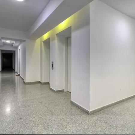 Luxury Politehnica Park Near Old Town Bucarest