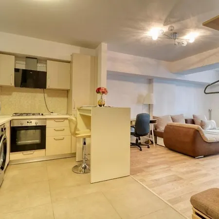 Luxury Politehnica Park Near Old Town Apartment